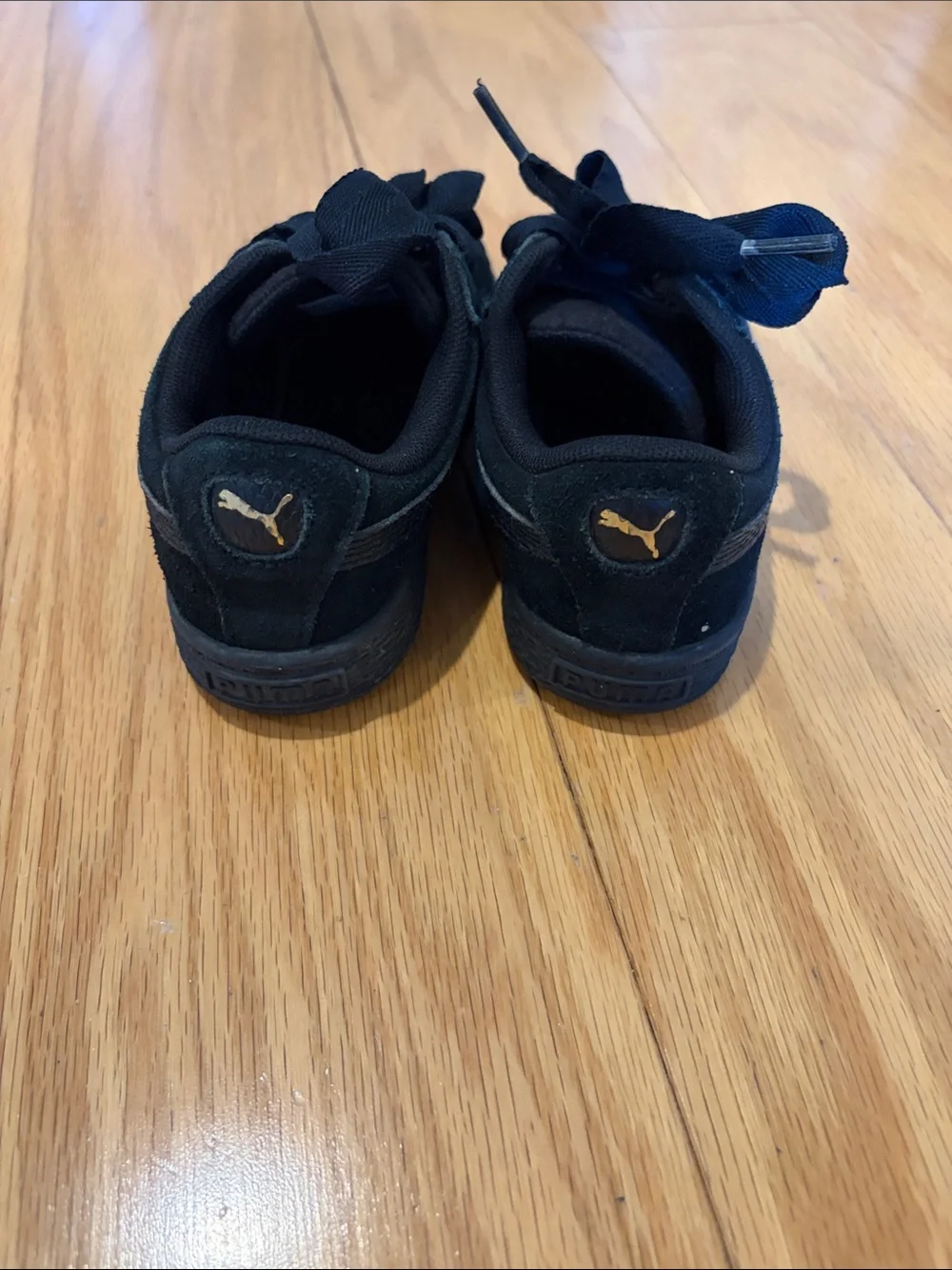 Puma Kids Navy and Black Suede Heart Bow Sneakers